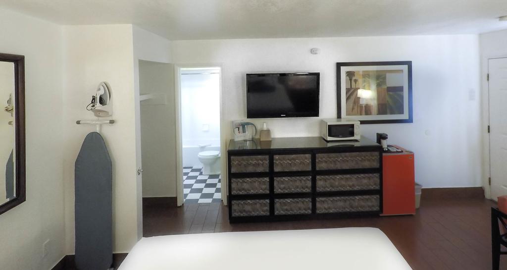 Adara Motel Palm Springs